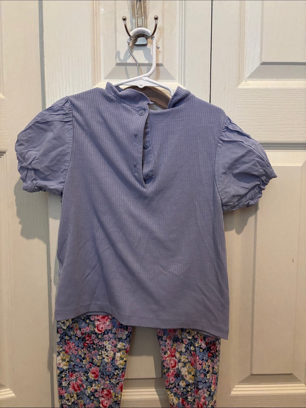 Janie and Jack Lavender Top with Floral Leggings - Picture 4 of 6